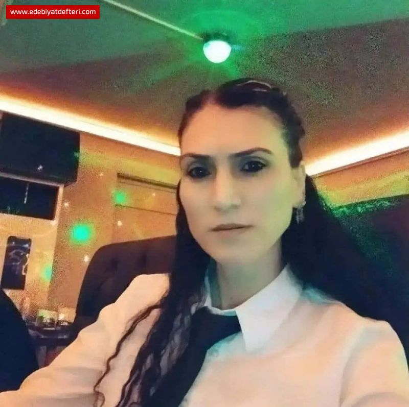 SENSİZ YİNE BİR GÜN SENSİZ TEBESSÜM