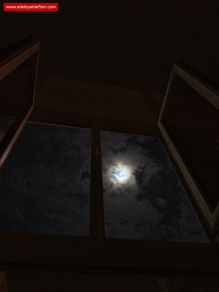 Geceye Konuşan Pencere