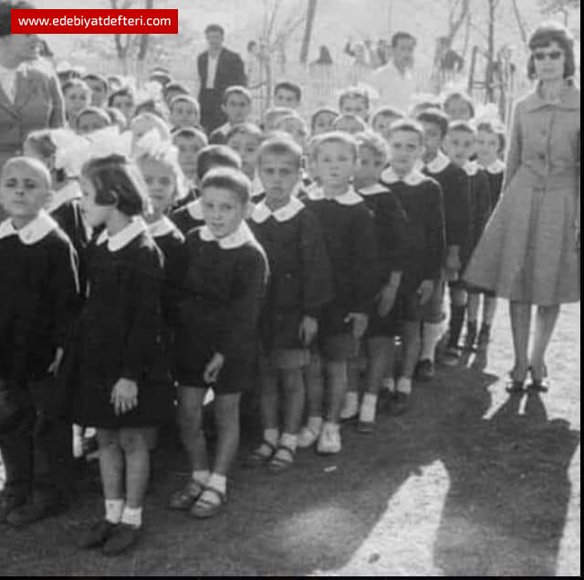 Siyah Önlük Beyaz Yaka