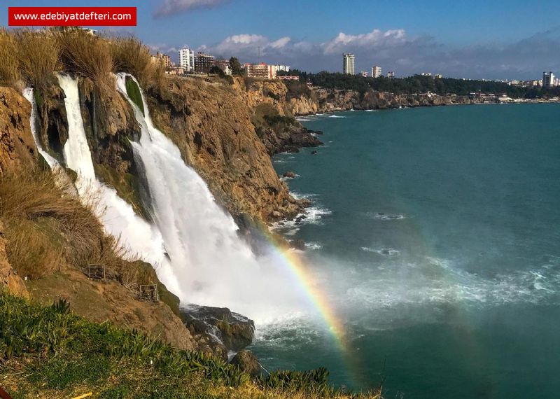 -BİR EFSUNLU DÜNYA-