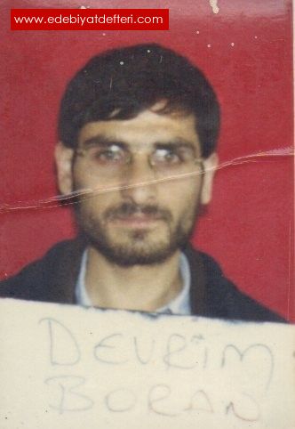 Bir Sevda ile bir Özgürlük arasındayım.