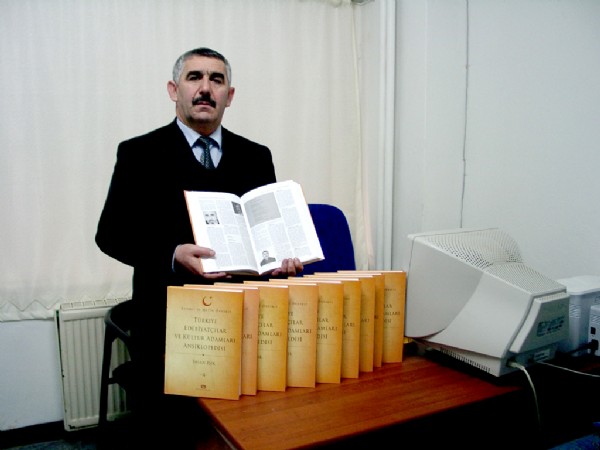  DURDU AHN (Resimli ve Metin rnekli Trkiye Edebiyatlar ve Kltr Adamlar Ansiklopedisinde)